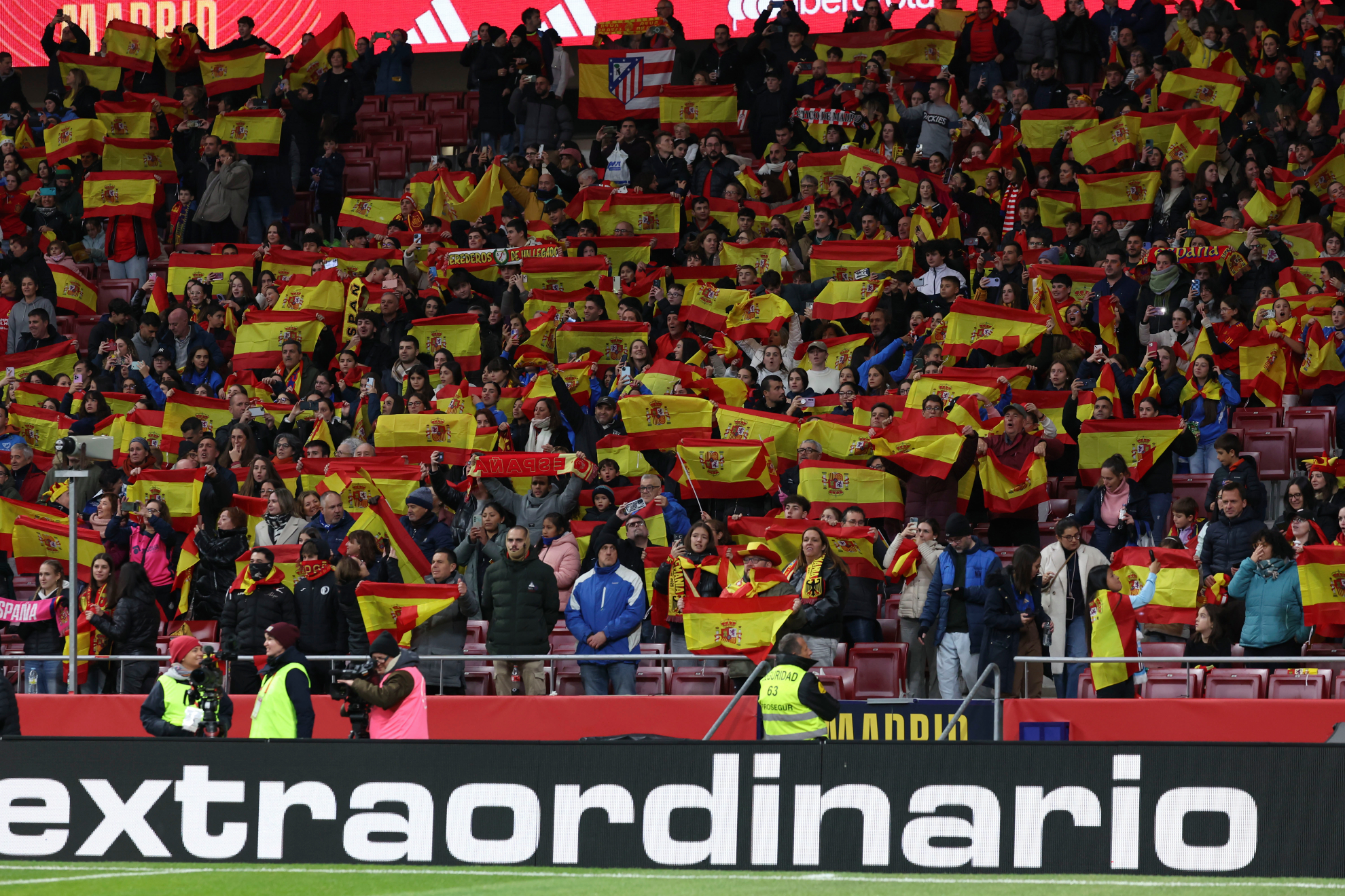 Aficionados españoles en el estadio
